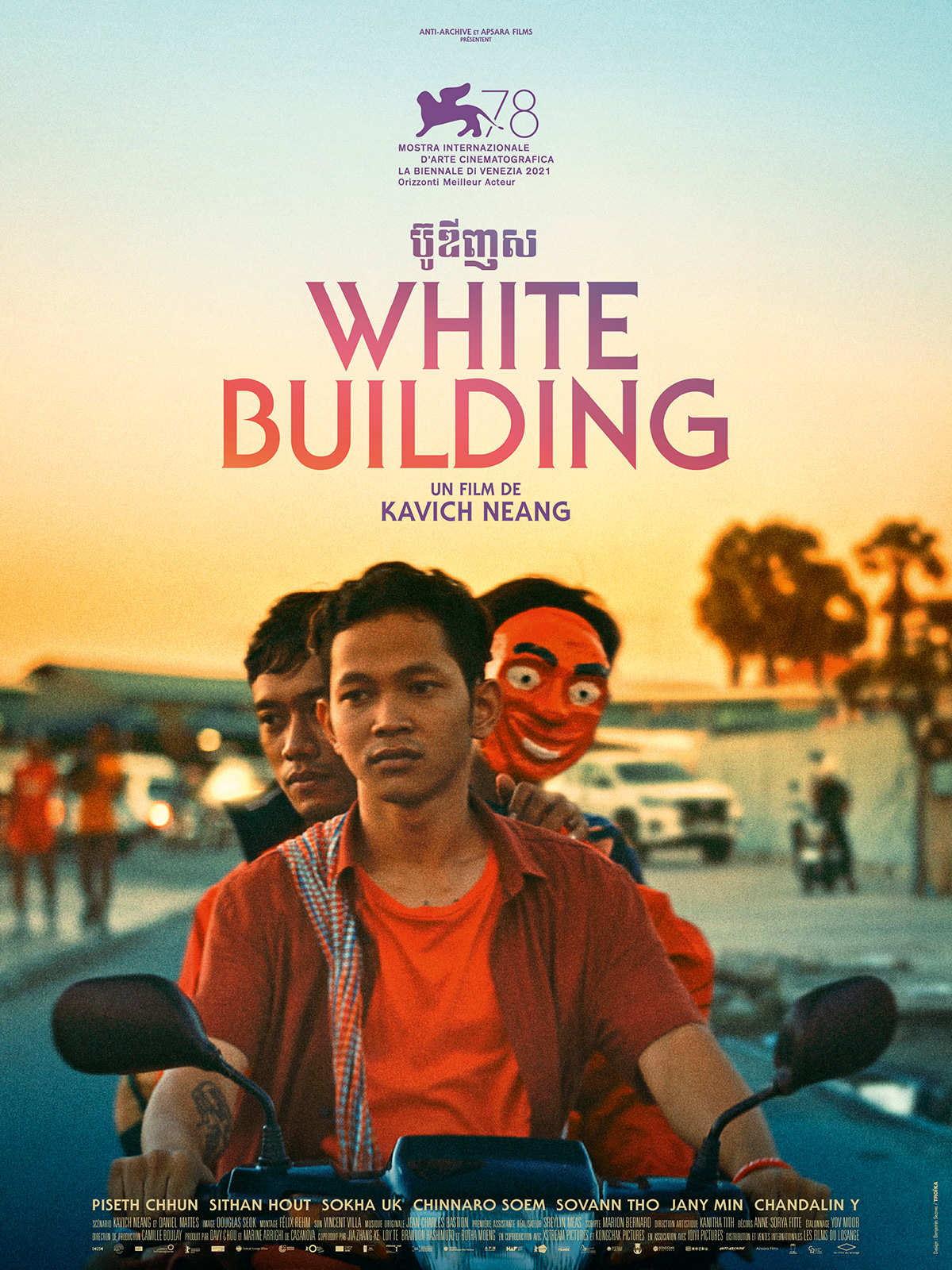 White building de Kavich Neang